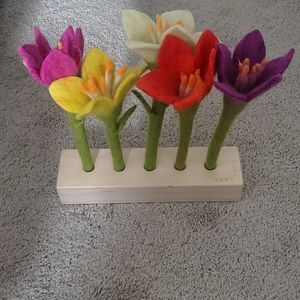 LOVEVERY Felt Flowers